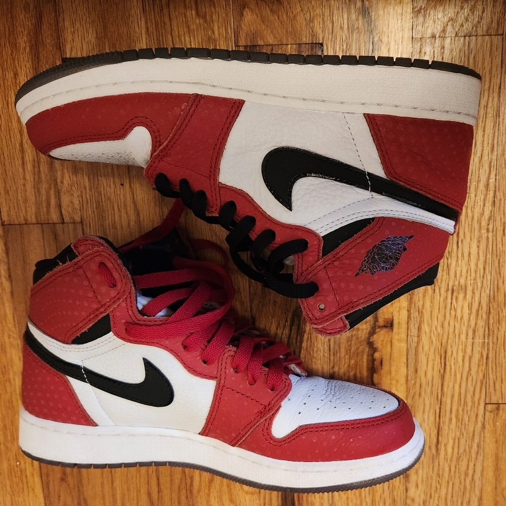 Nike Air Jordan 1 High OG SP Across The Spiderverse Spiderman 6.5Y - Picture 5 of 7